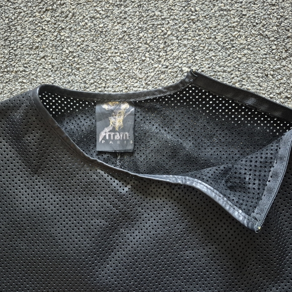 Black Men's Tank Top "DISCOUNTED" - Picture 4 of 9